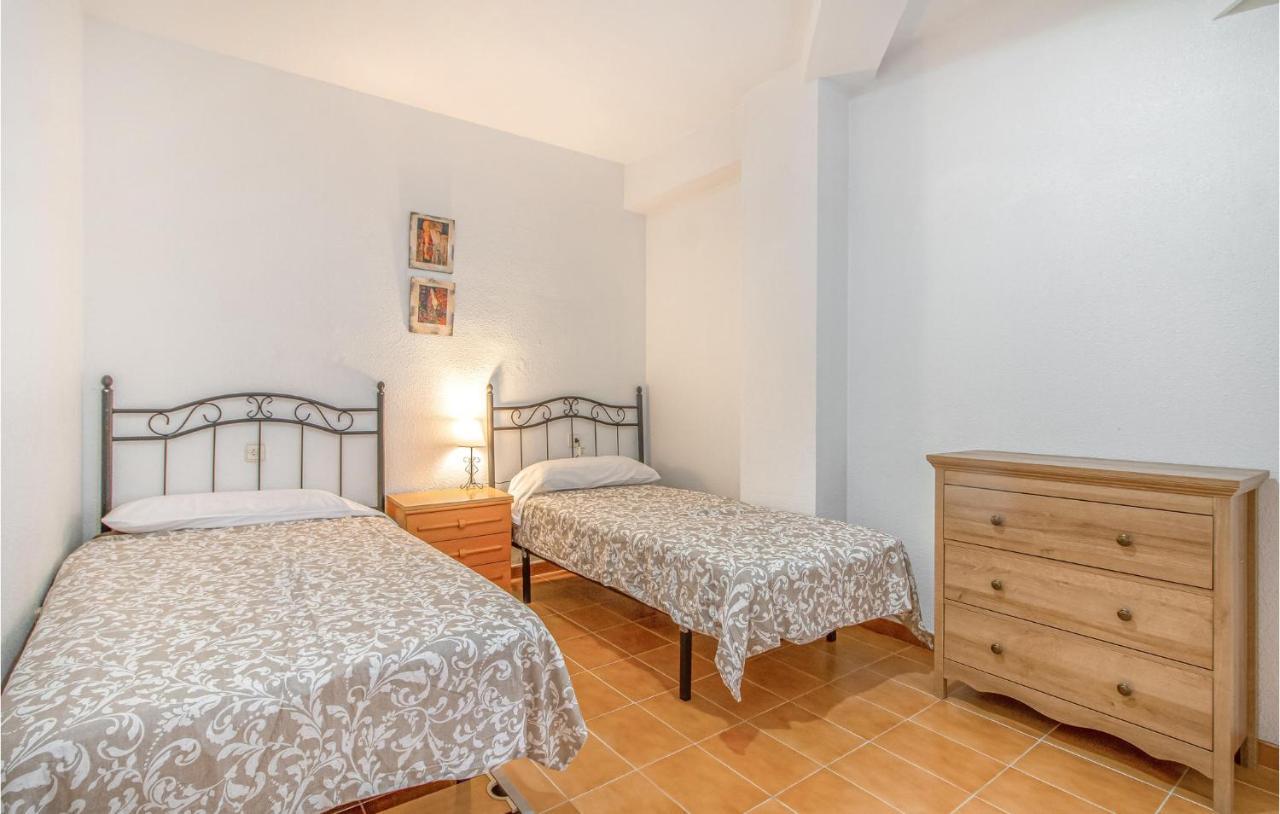 1 Bedroom Nice Apartment In サンタ・ポラ エクステリア 写真