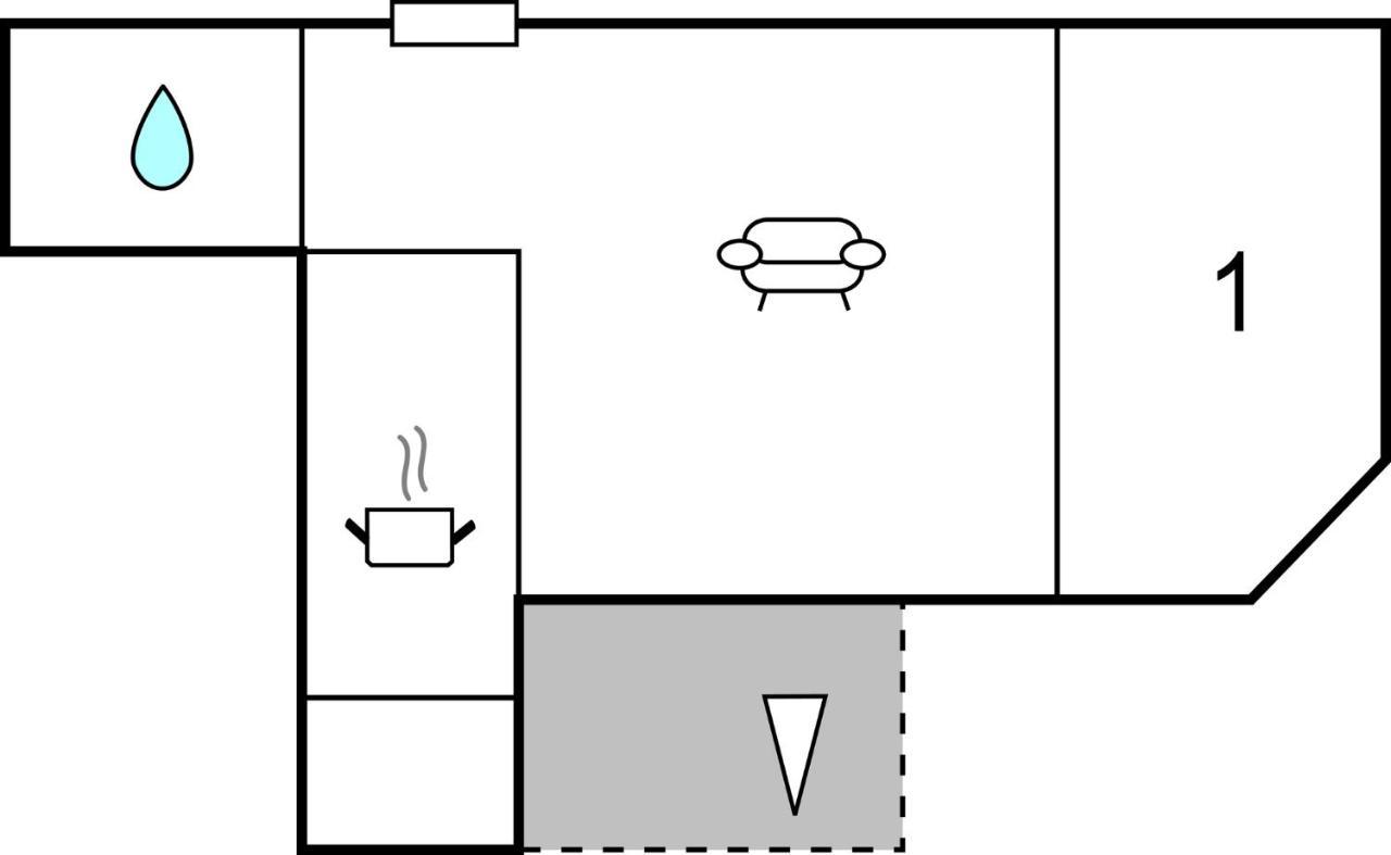 1 Bedroom Nice Apartment In サンタ・ポラ エクステリア 写真