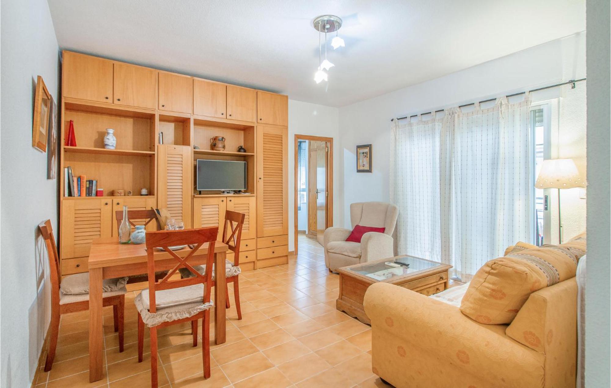 1 Bedroom Nice Apartment In サンタ・ポラ エクステリア 写真
